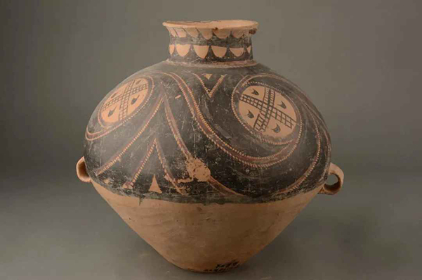 榆中文物小故事之五|半山类型漩涡纹双耳彩陶壶-榆中县博物馆